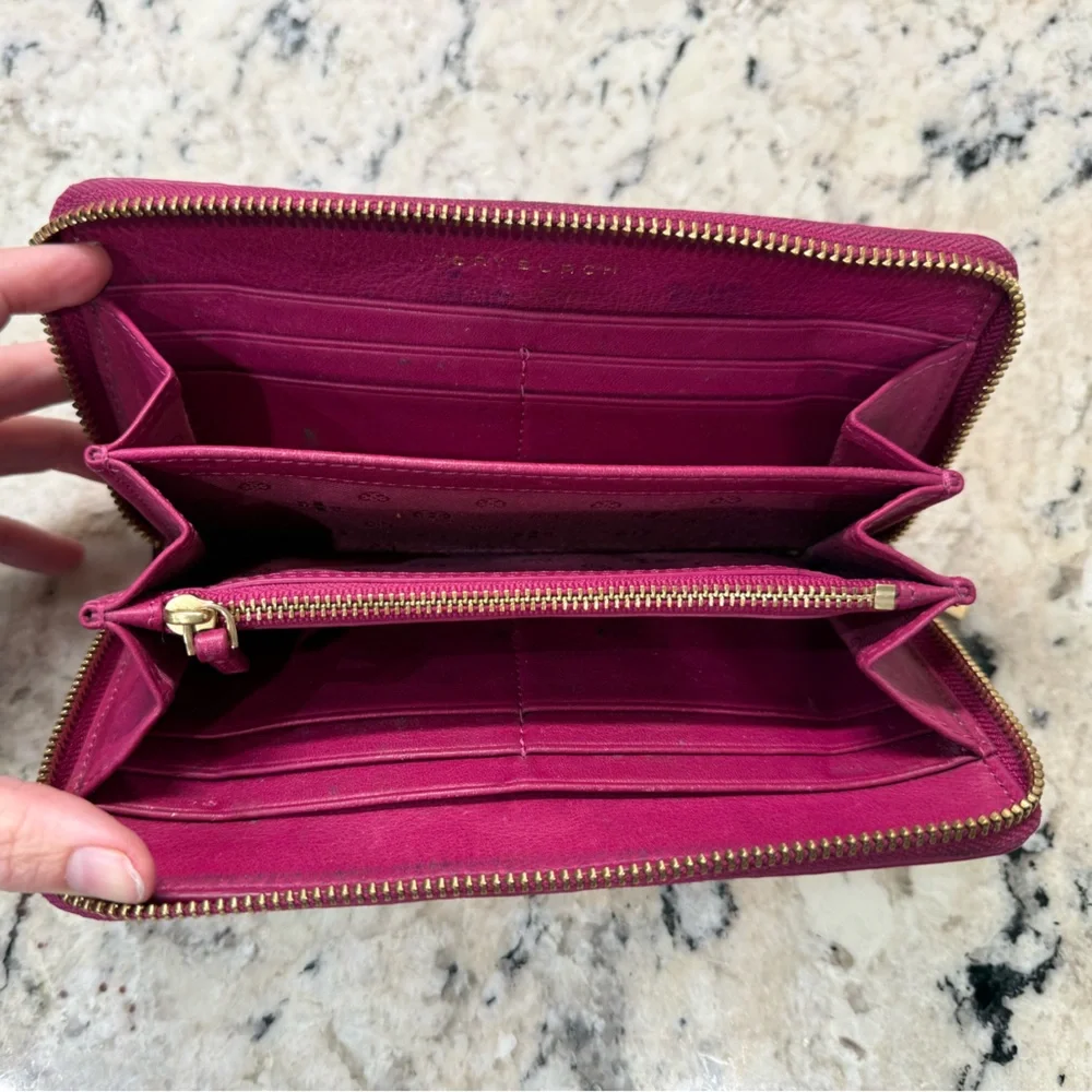 Tory Burch Quilted Zip Wallet